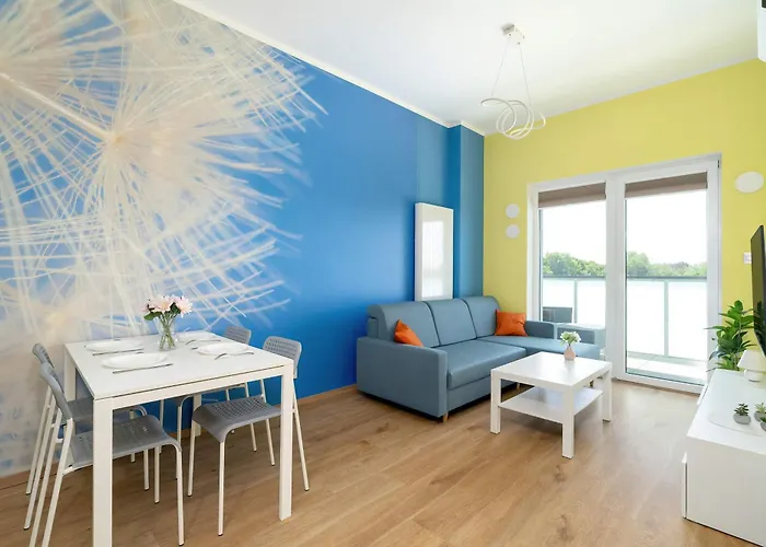 Colorful Rataje With Parking And Air Conditioning By Renters Poznan